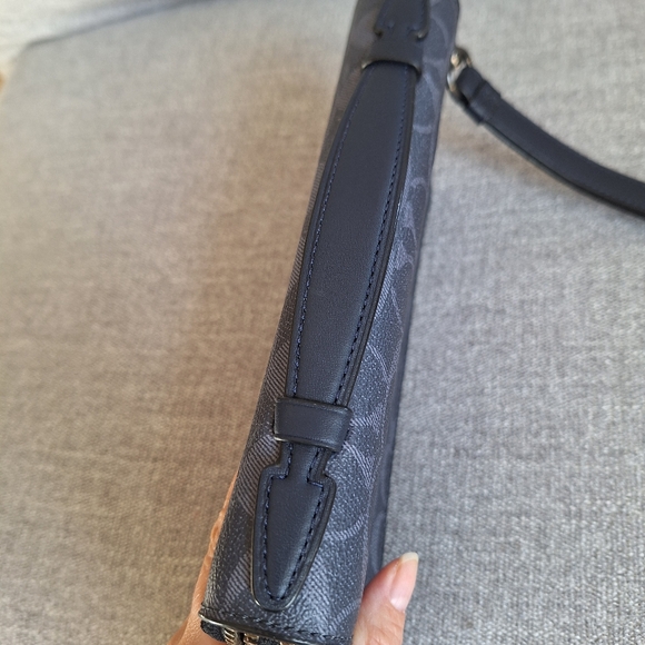 Coach Double Zip Travel Organizer In Signature Canvas NWT - Picture 5 of 12